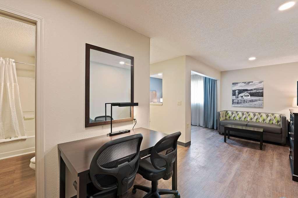 Extended Stay America Select Suites - Charlotte - University Place - E Mccullough Dr Oda fotoğraf