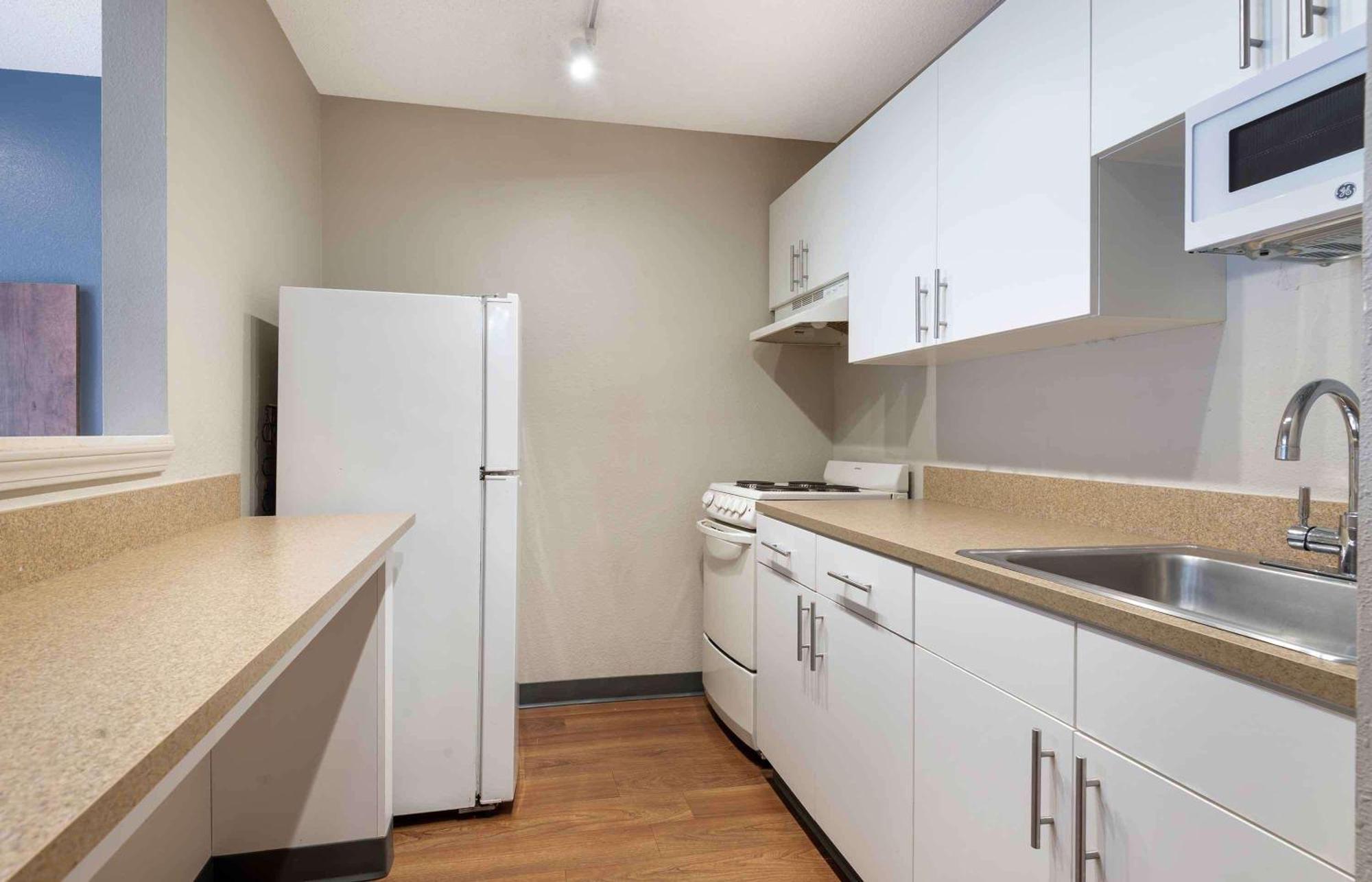 Extended Stay America Select Suites - Charlotte - University Place - E Mccullough Dr Dış mekan fotoğraf
