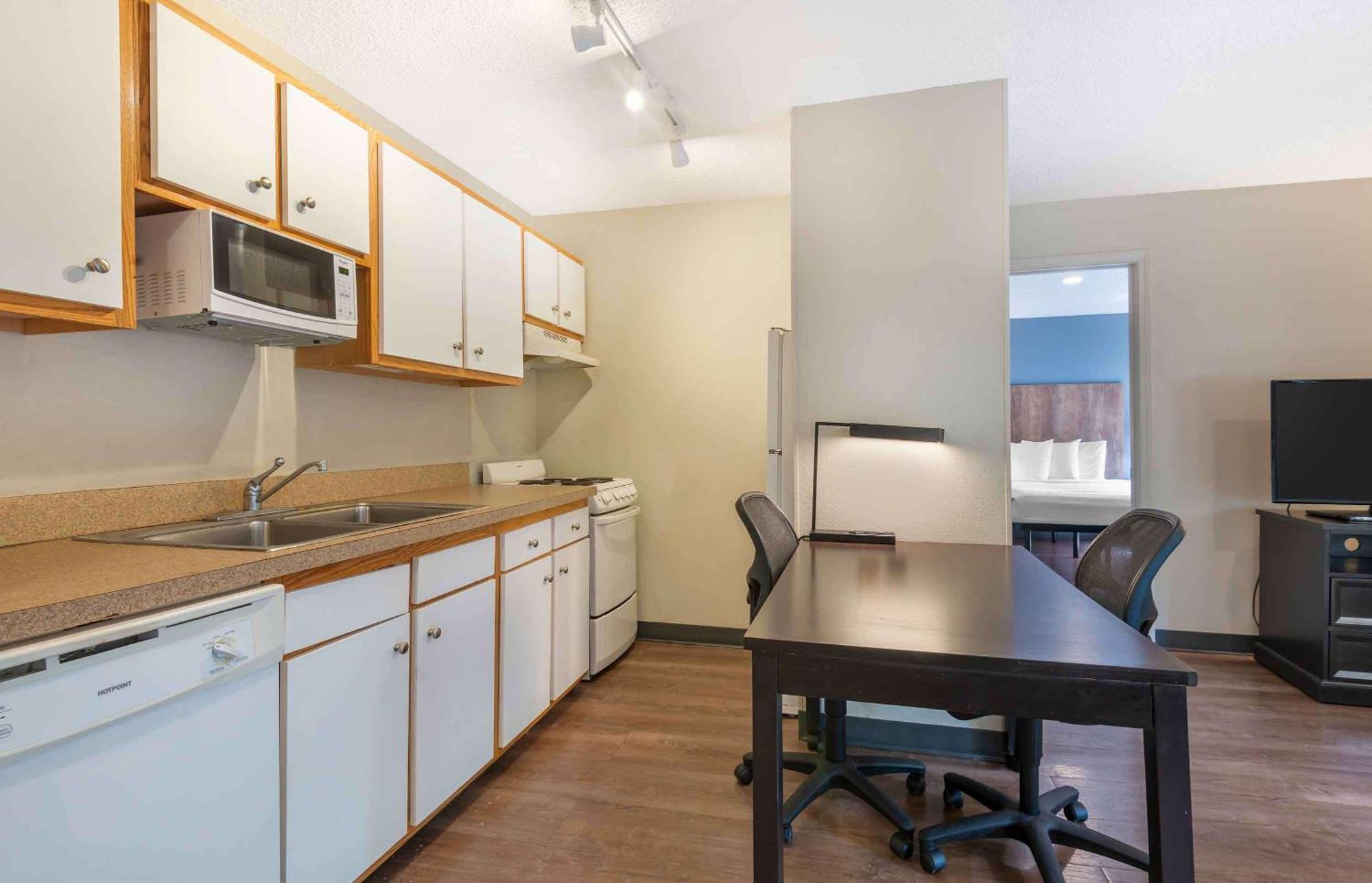 Extended Stay America Select Suites - Charlotte - University Place - E Mccullough Dr Dış mekan fotoğraf