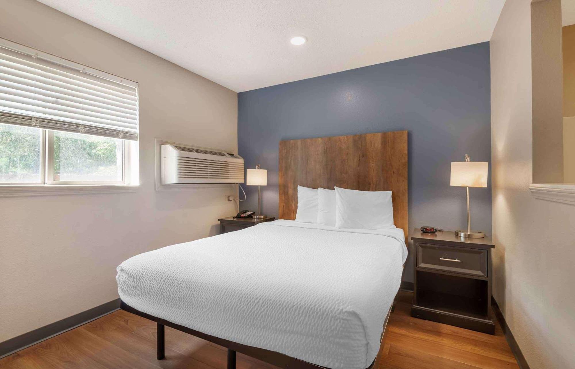 Extended Stay America Select Suites - Charlotte - University Place - E Mccullough Dr Dış mekan fotoğraf