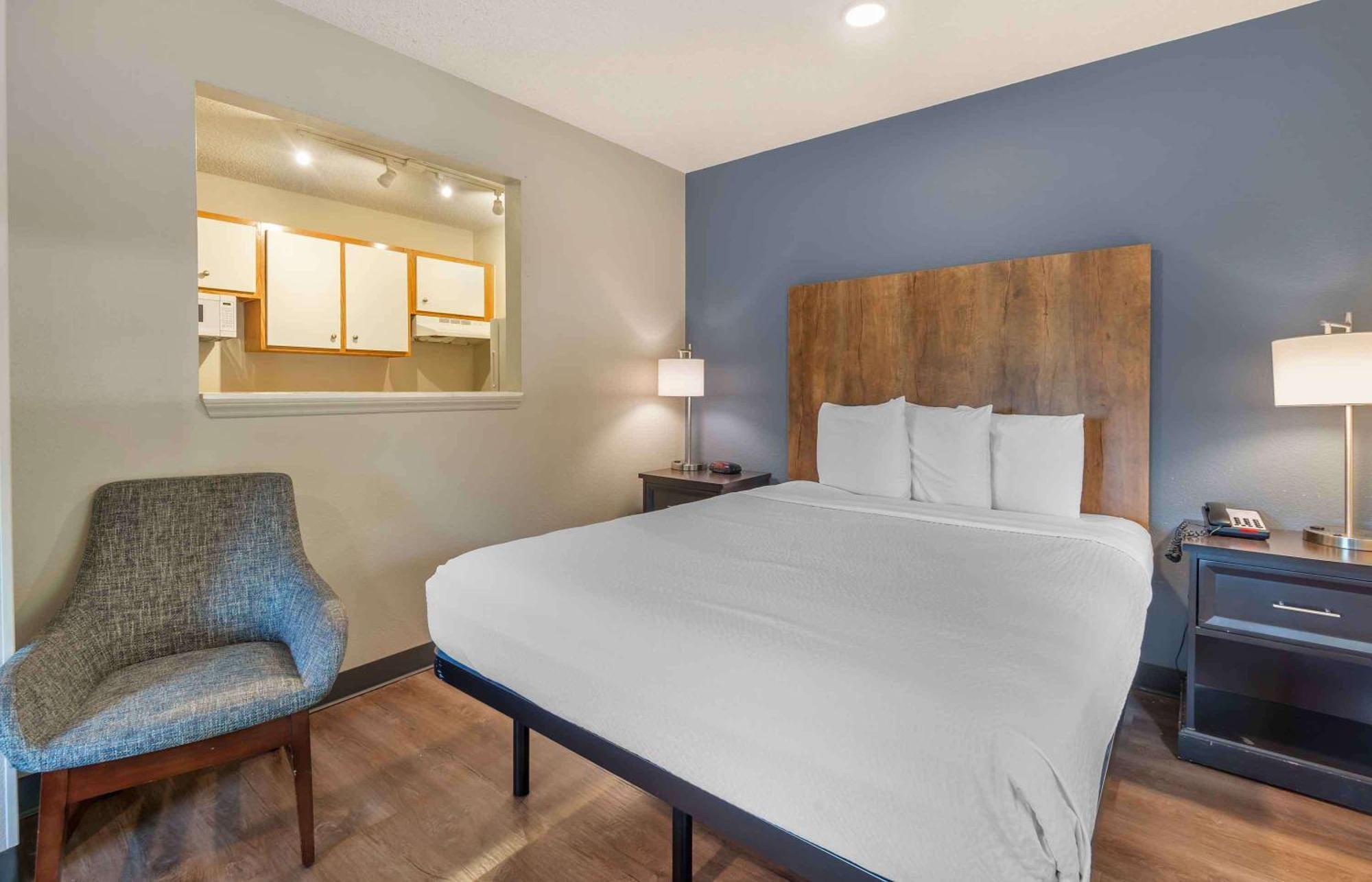 Extended Stay America Select Suites - Charlotte - University Place - E Mccullough Dr Dış mekan fotoğraf