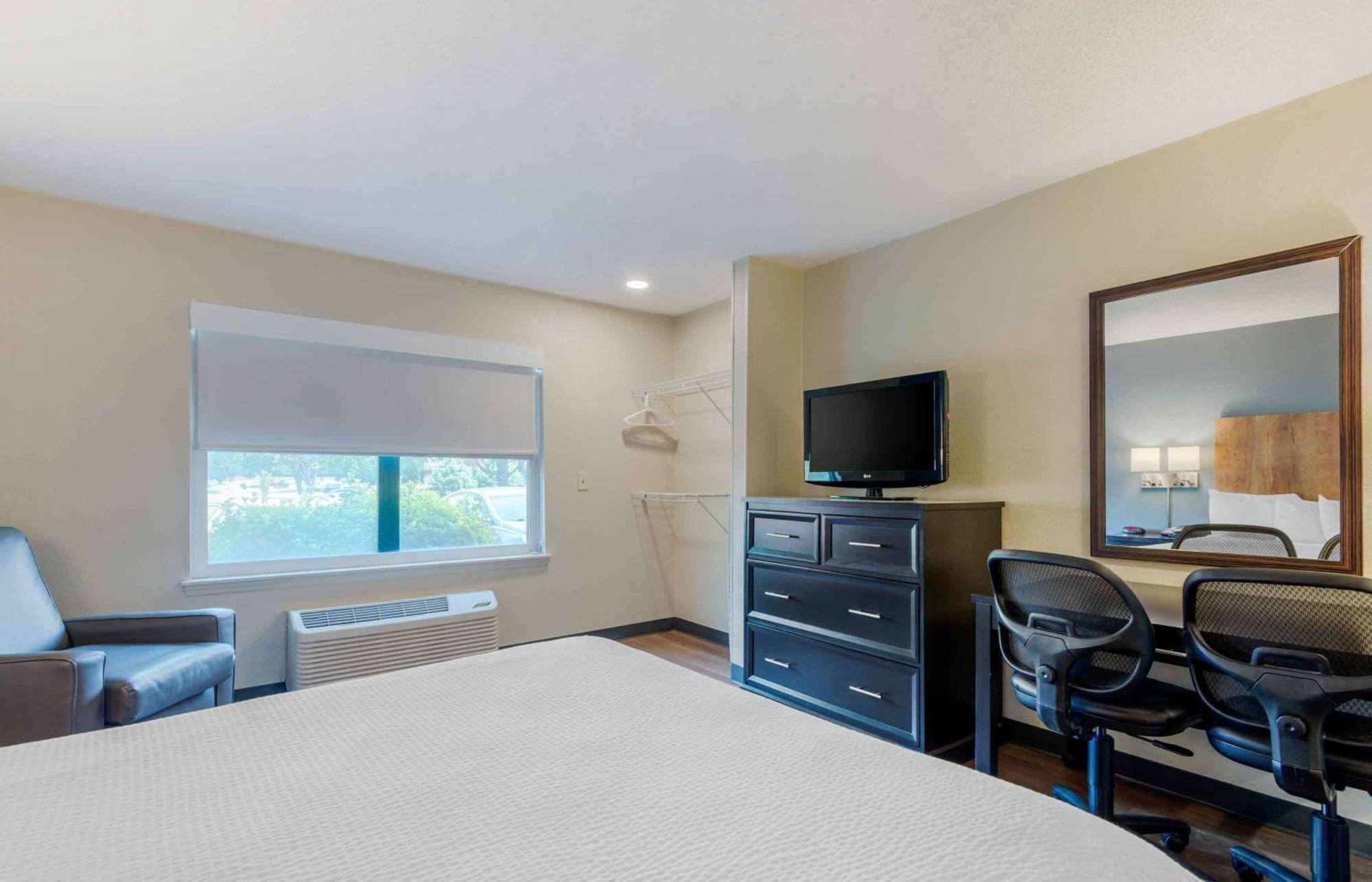 Extended Stay America Select Suites - Charlotte - University Place - E Mccullough Dr Dış mekan fotoğraf