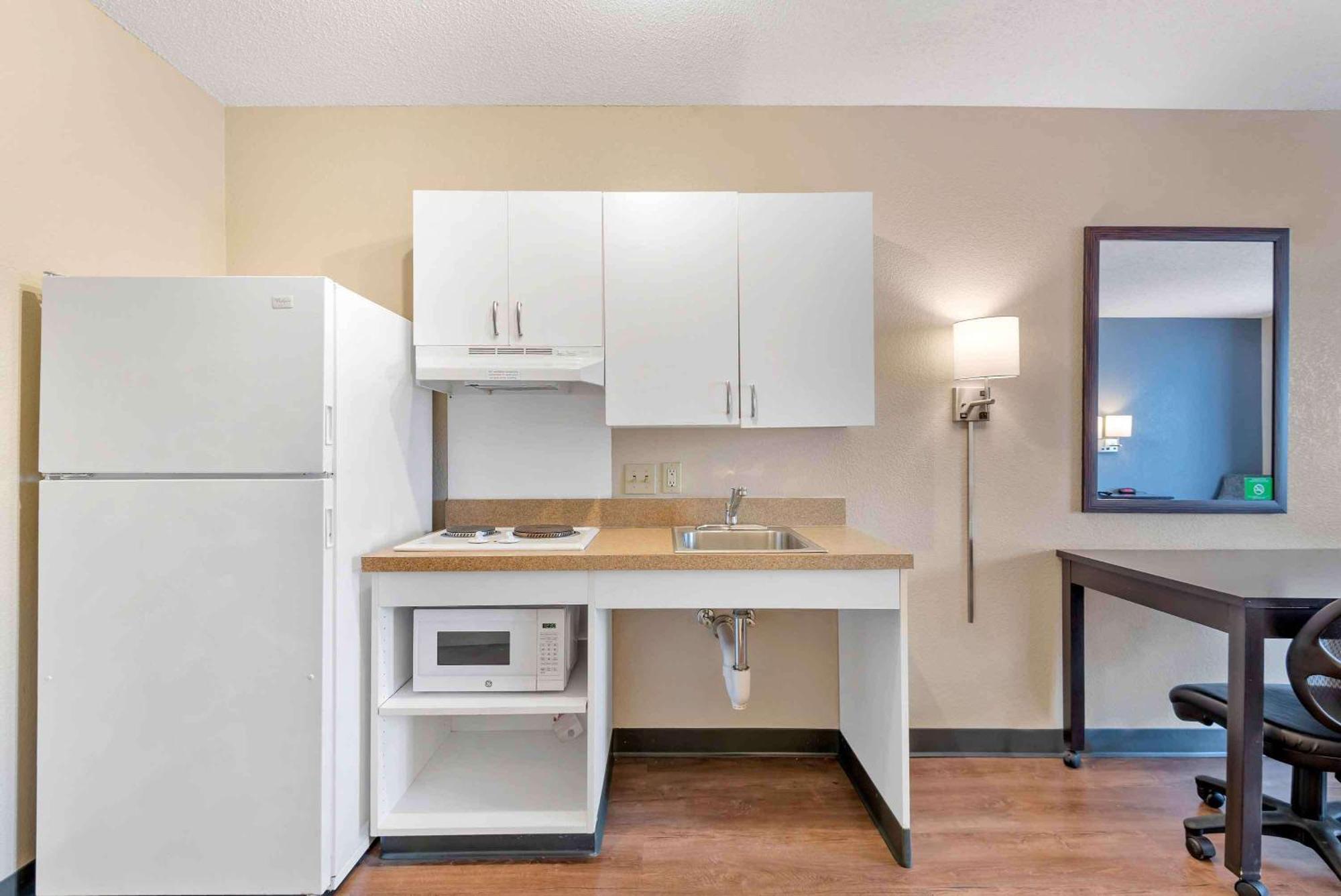 Extended Stay America Select Suites - Charlotte - University Place - E Mccullough Dr Dış mekan fotoğraf