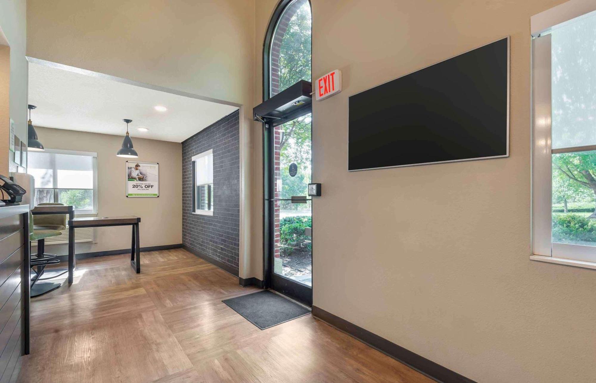 Extended Stay America Select Suites - Charlotte - University Place - E Mccullough Dr Dış mekan fotoğraf