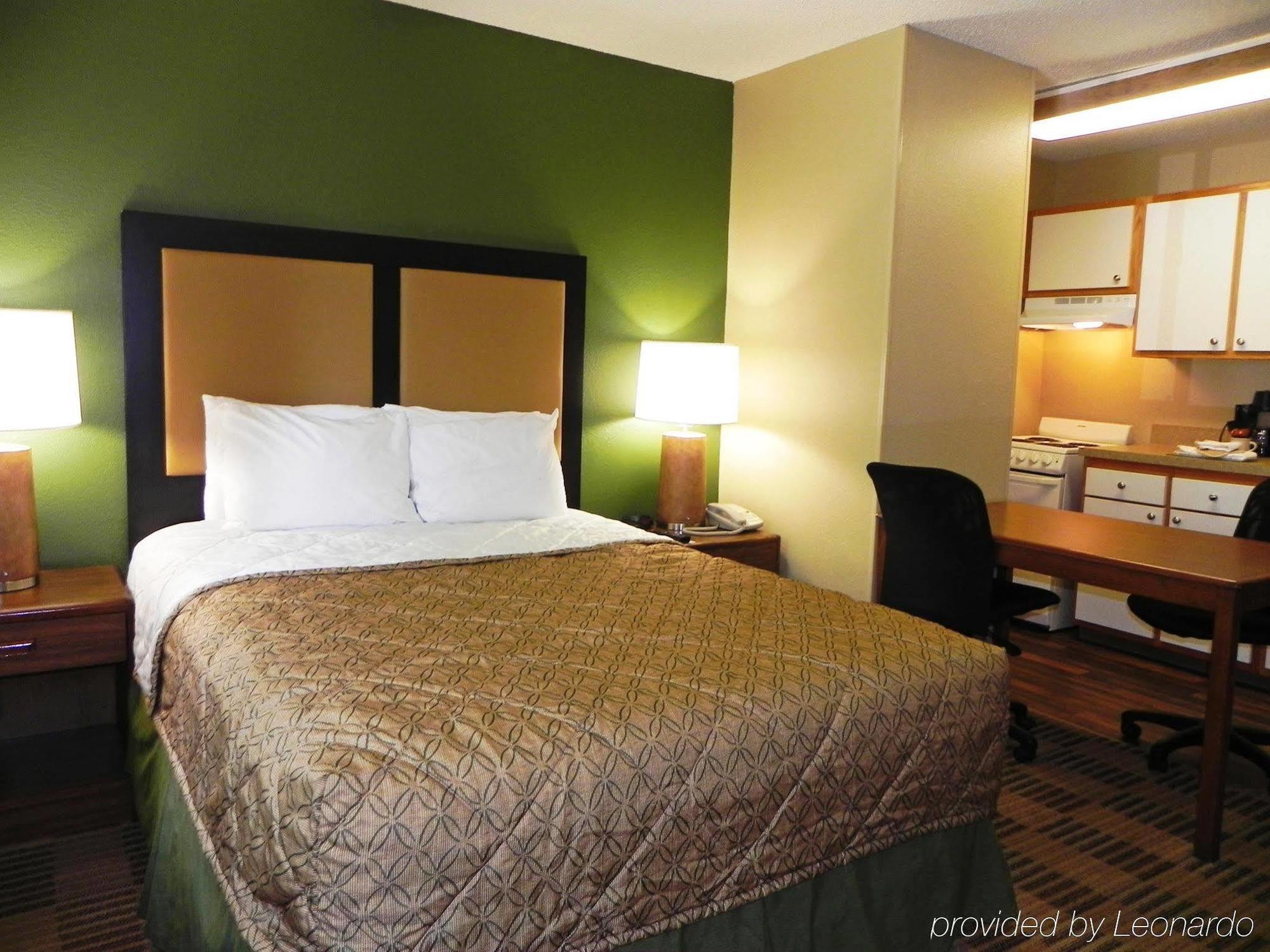 Extended Stay America Select Suites - Charlotte - University Place - E Mccullough Dr Dış mekan fotoğraf