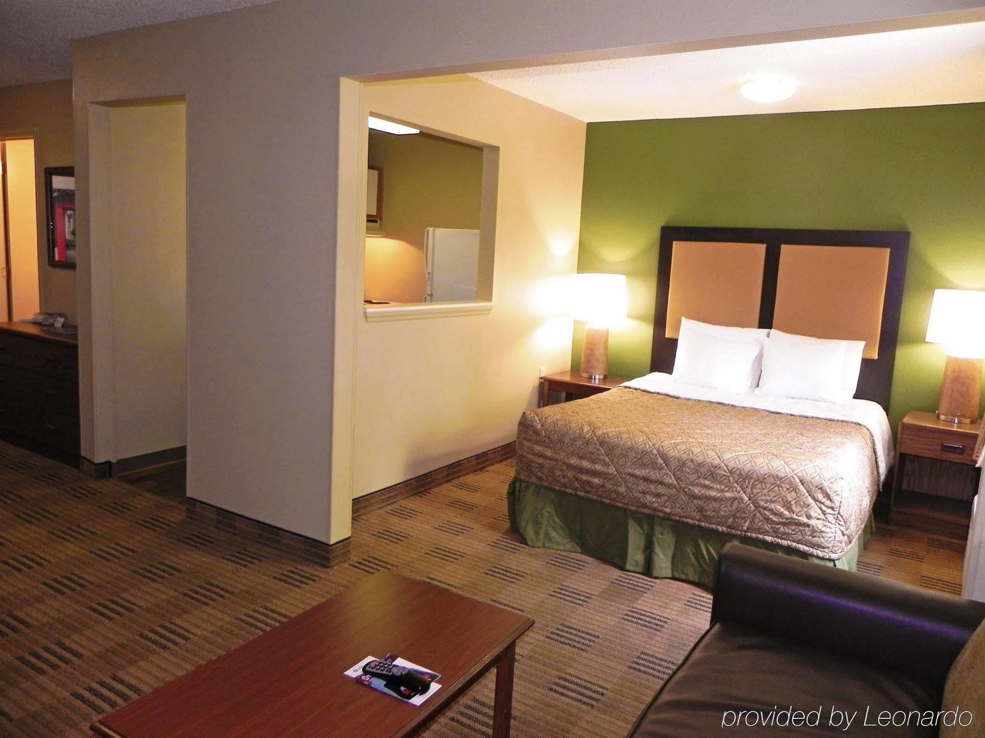 Extended Stay America Select Suites - Charlotte - University Place - E Mccullough Dr Dış mekan fotoğraf