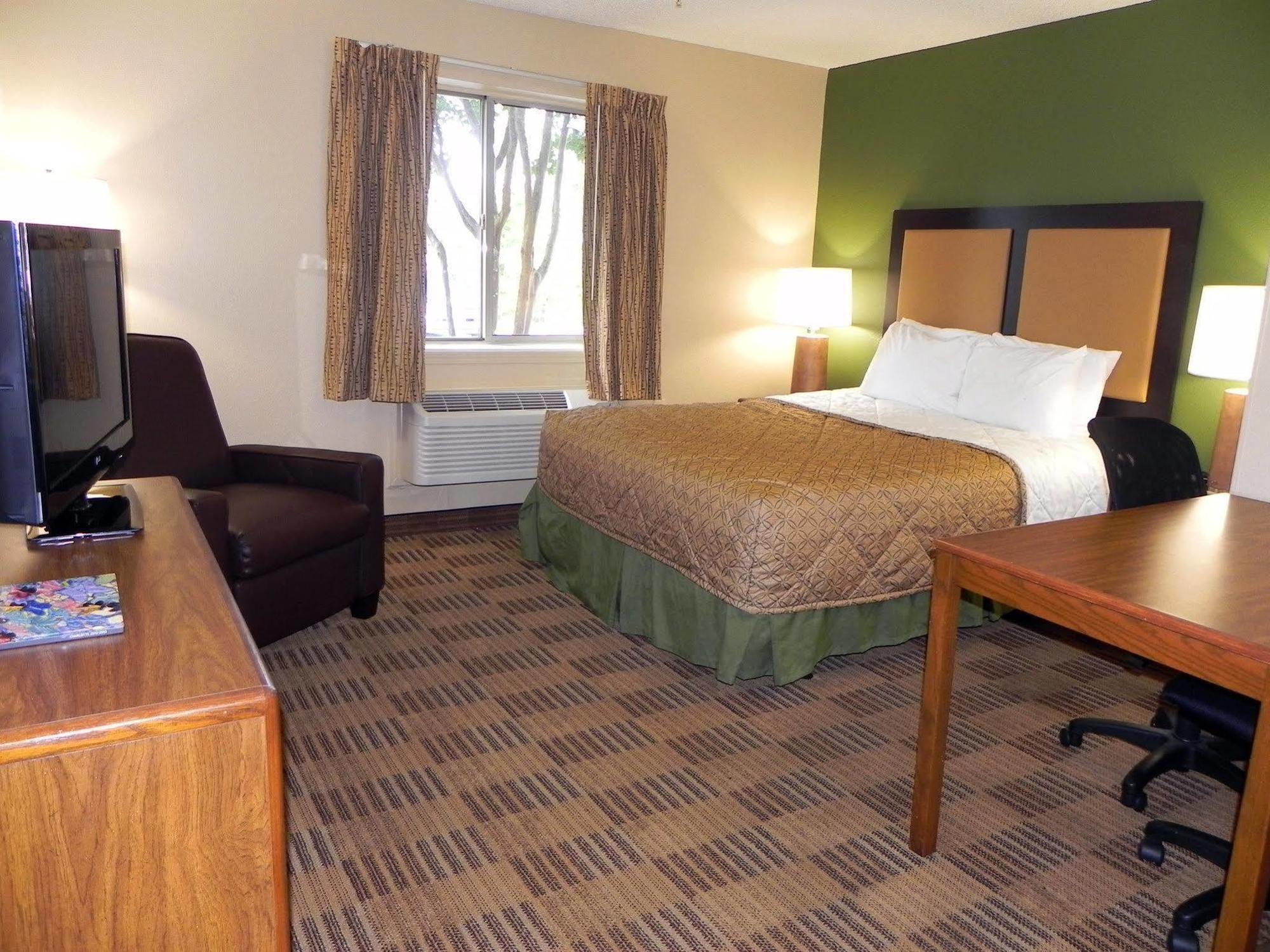 Extended Stay America Select Suites - Charlotte - University Place - E Mccullough Dr Dış mekan fotoğraf